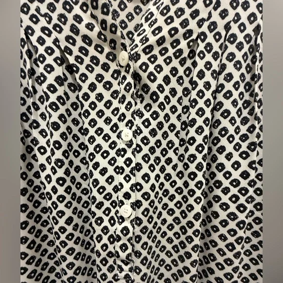 The Loft Sleeveless Black & Cream Blouse. Size Medium Petite. - Picture 3 of 5